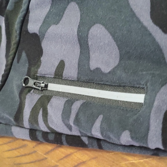 Capris - Picture 2 of 5